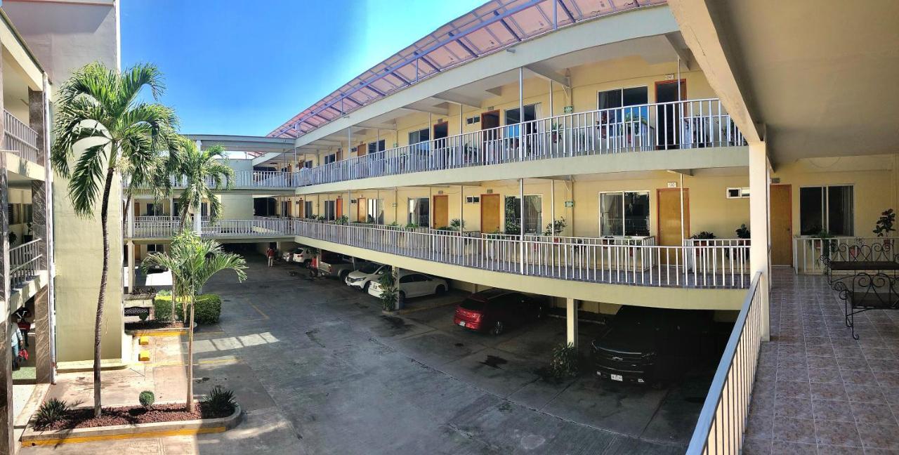 Hotel Del Camino Real El Grullo Екстериор снимка