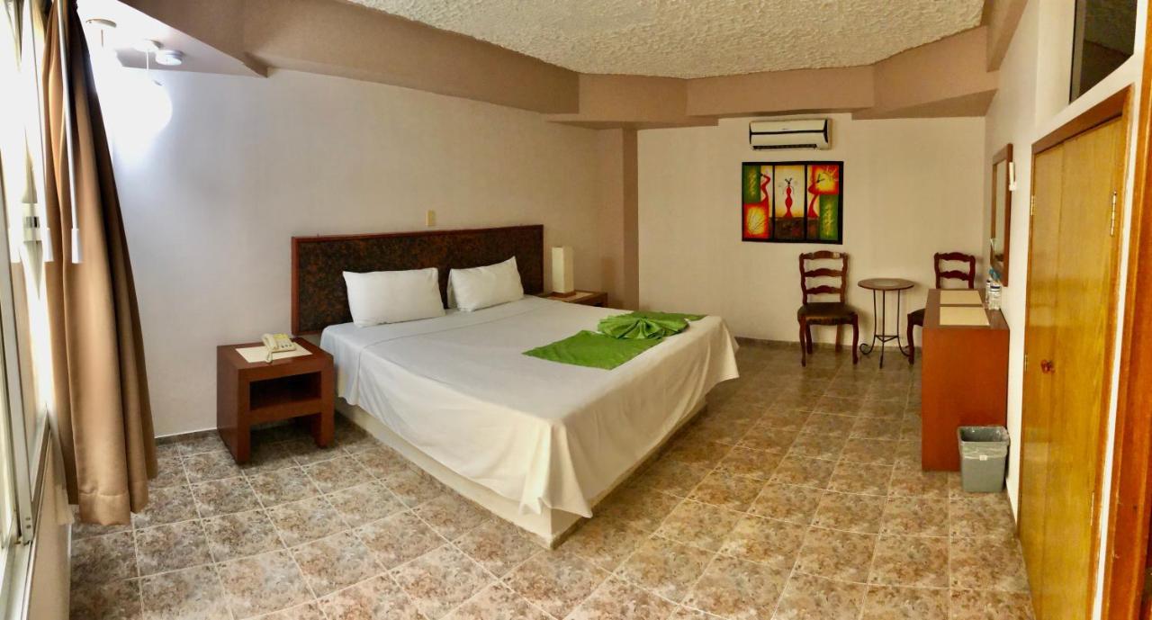 Hotel Del Camino Real El Grullo Екстериор снимка