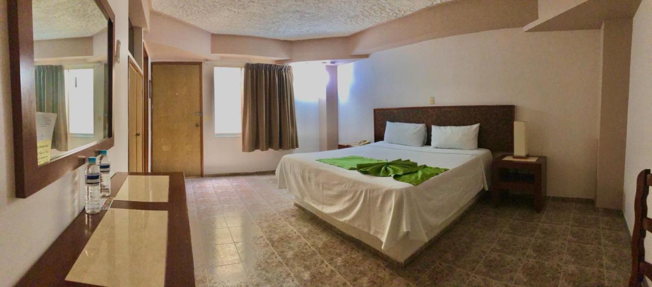 Hotel Del Camino Real El Grullo Екстериор снимка