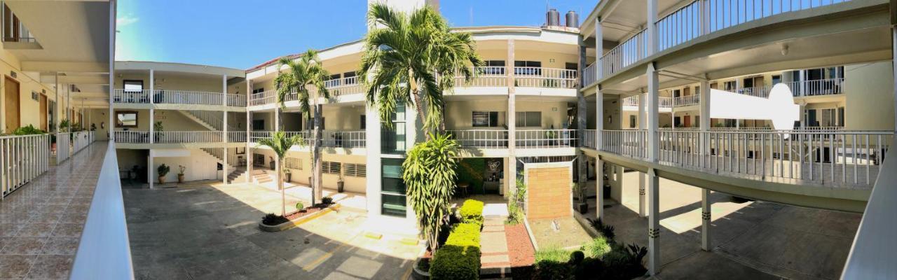 Hotel Del Camino Real El Grullo Екстериор снимка