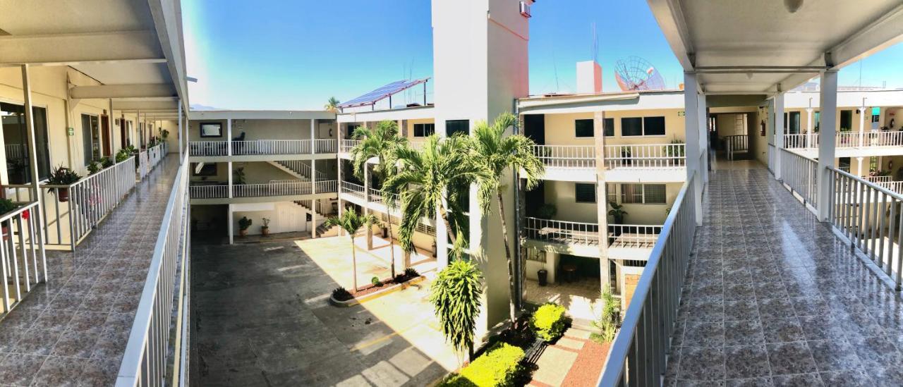 Hotel Del Camino Real El Grullo Екстериор снимка